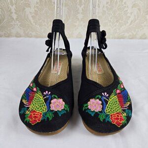 Gaiwang Flower Shoes Sz 8.5-9 Black Textile Ankle Strap Flat Peacock Embroidery